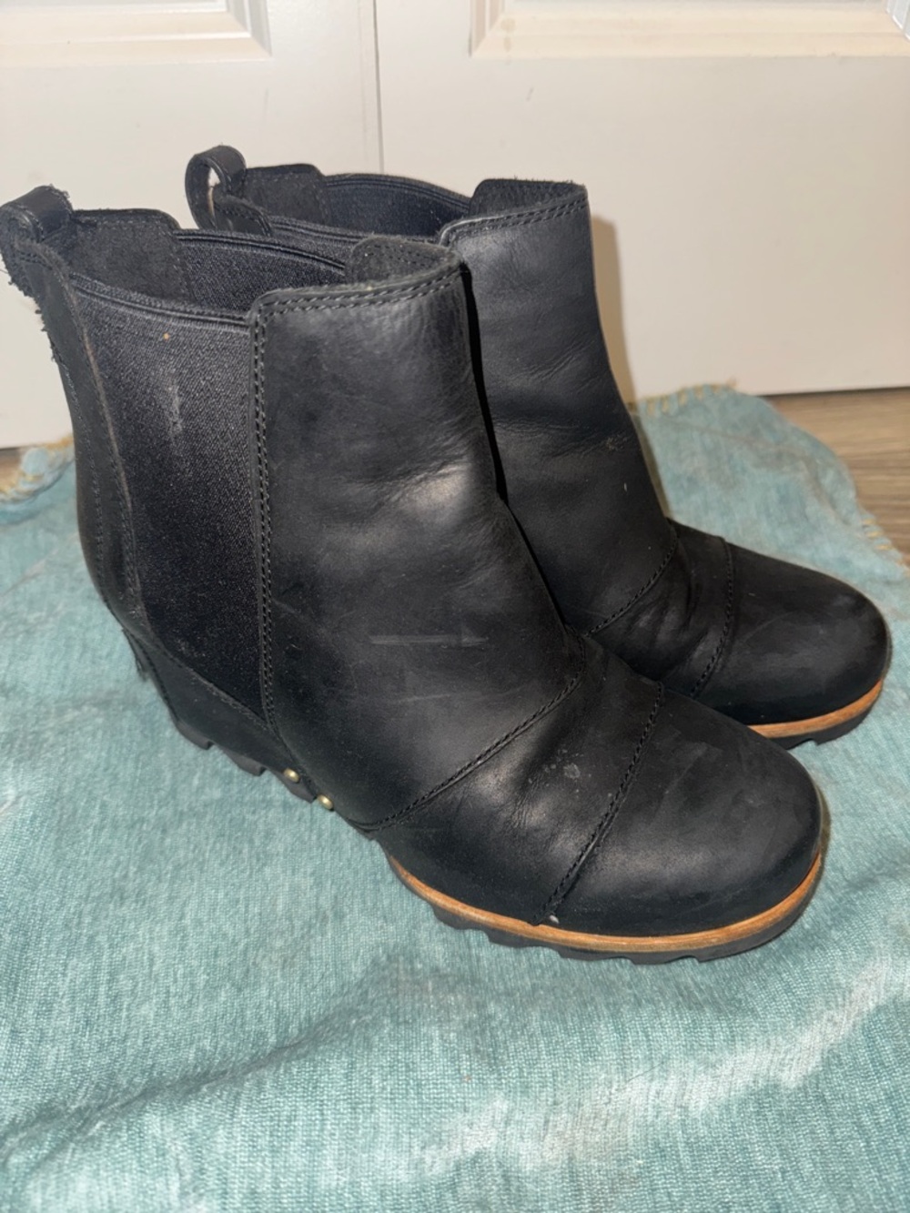 Sorel Black Leather Ankle Booties with Wood-Trim Sole